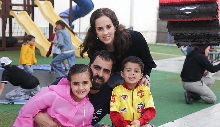  Eugenia Hervert, Andrea Boelsterly, Jorge Hervert y Alonso Hervert.