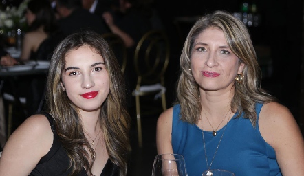 Carmen Preciado y Montse Preciado.