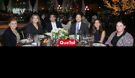  Gabriela Robledo, Martha Montalvo, Marcos Larrondo, Mauricio Mier, María José Rojas, Vivi del Paso.