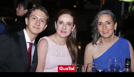  Enrique Mahbub, Laura y Mari Carmen Argüelles.