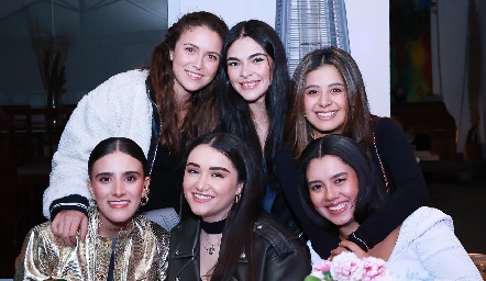 María Emilia Torre, Úrsula Werge, Ximena Fonseca, Regina Hinojosa, Alexandra Gómez y Moni Estrada.