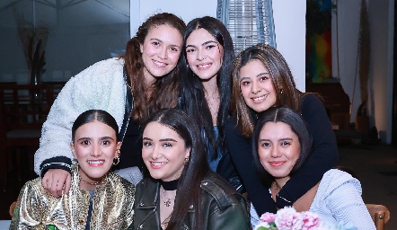  María Emilia Torre, Úrsula Werge, Ximena Fonseca, Regina Hinojosa, Alexandra Gómez y Moni Estrada.