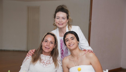  Alejandra Franco, Nathalie y Constanza Sarquis.