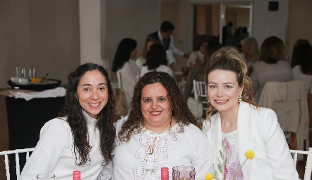  Laura Echavarría, Mariale Torres y Nathalie Sarquis.