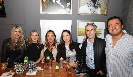  Mariana Berrones, Ariadni Stavros, Alejandra Luna, Cynthia Alcalde, Alejandro Bretsfelder y Raúl Figueroa.