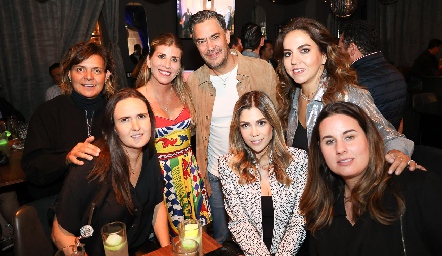  Ale Alcalde, María José Arenas, Sofía Múzquiz, Sebastián Rosillo, Imelda Martínez, Fer Castillo e Isa López.