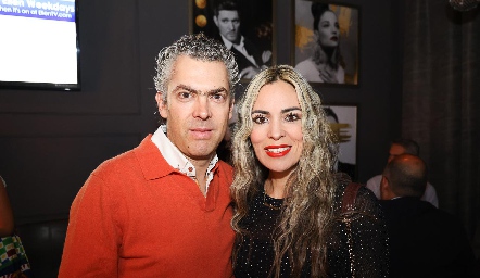  Manolo Ruiz y Elizabeth Berrones.