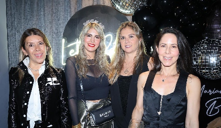  Mari Buendía, Mariana Berrones, Beatriz Villegas y Bárbara Ruiz.
