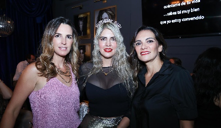  Eunice Camacho, Mariana Berrones y Carla Velasco.