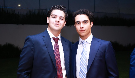  Patricio Vera y Juan José Leos.