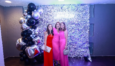  Pía Quibrera, María José Abaroa y Marina Galán.