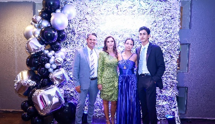  Lupita Mercado, Manuel González, Isa González y Emiliano Delsol.