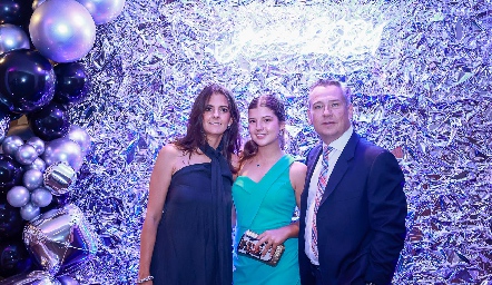  Daniela Rivero, Alexia Galán y Héctor Galán.
