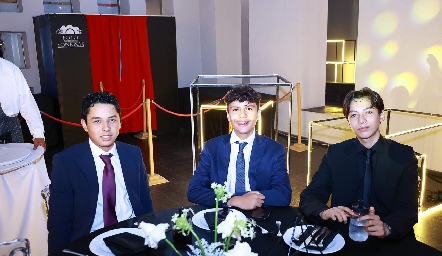  Eduardo, André de Souza y Hugo Benitez.