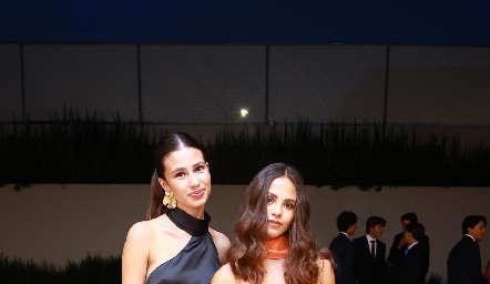  Valeria Quiroz y Sofía González.