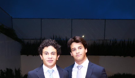  Miguel y Rodrigo Gómez.