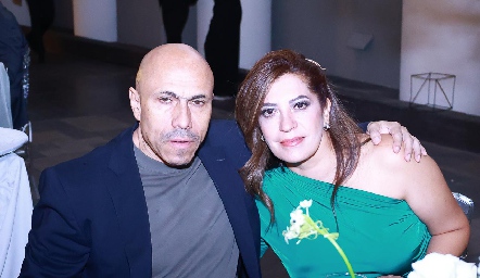  Marco Flores y Lorena Cousín .