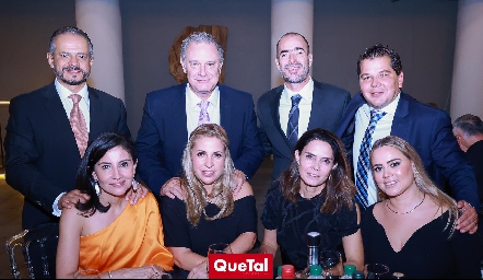  Miguel Delgado, Enrique Minondo, Manuel González, Juan Pablo Wagner, Emi Delgado, Vero Aguirre, Fernanda Félix y Melissa Pérez.