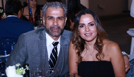  José Juan Castanedo e Ivonne Méndez.