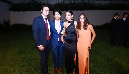  Patricio Vera, Marcelo Galán, Valeria Quiroz y Sofía González.