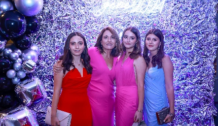  Pía Quibrera, María José Abaroa, Marina Galán y Manuela Zambrano.
