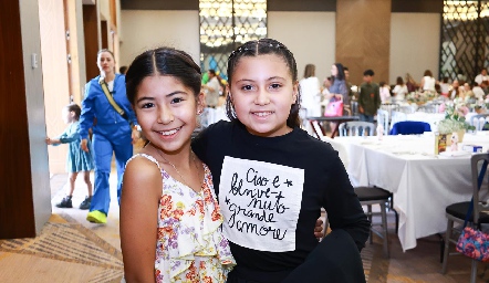  Alexia Villalobos e Isa Zúñiga.
