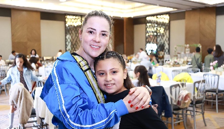  Isabela Morales e Isa Zúñiga.