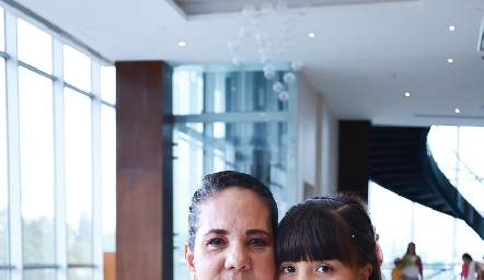  María Andrea Delgado, Mari Carmen Delgado y María Inés Delgado.
