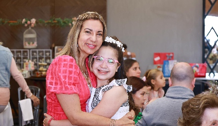  Rose Curtis y Regina Delgado.