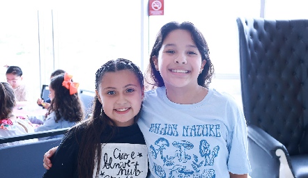  Isa Zúñiga y Luana Torres.