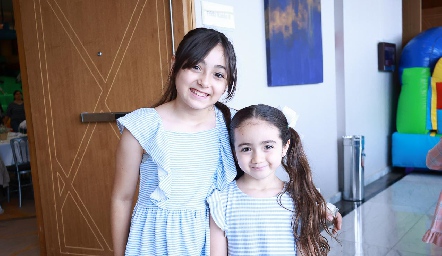  Julia Navarro y Ana Sofía Navarro.
