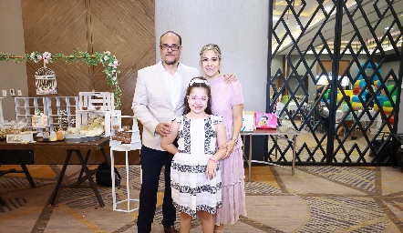  Jaime Delgado, Rebeca Rodarte y Regina Delgado.