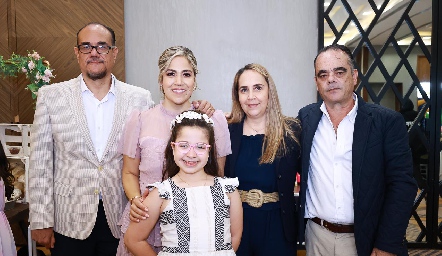  Jaime Delgado, Rebe Rodarte, Claudia Cohen, Alejandro Delgado y Regina Delgado.
