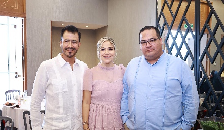  Luis Enrique Rodarte, Rebe Rodarte y Víctor Manuel Rodarte.