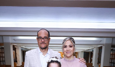  Jaime Delgado y Rebeca Rodarte con sus hijos Regina y Juan Guillermo.