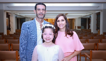  René Hernández, Genoveva Flores y Regina Delgado.
