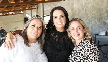  Michelle Zarur, Maricel Gutiérrez y Denise Bertrán.