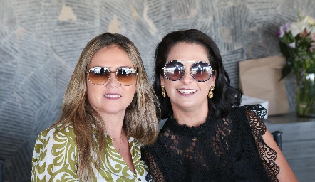  Beatriz Villegas y Maricel Gutiérrez.