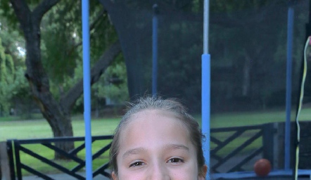  Verónica Meade.