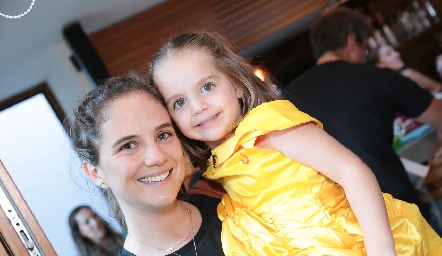  Daniela Hernández y Eugenia Almazán.