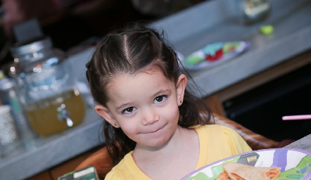  Alessa Meade.