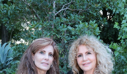  Fabiola Tirado y Velia Hervert, abuelas de Alessa.