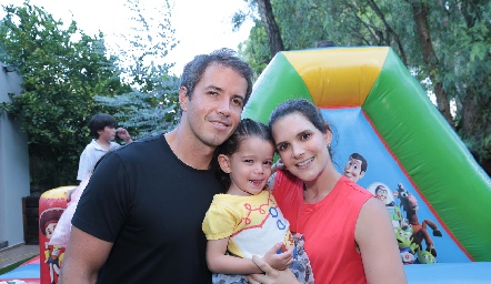  Javier Meade, Alessa Meade y Jessica Martín Alba.