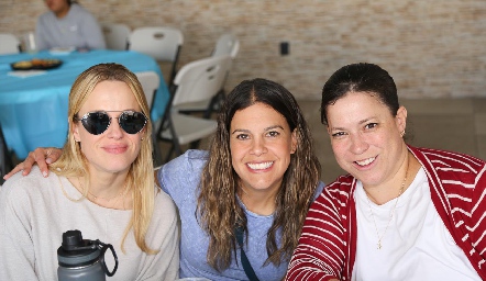  Alexandra, María José y Margarita.