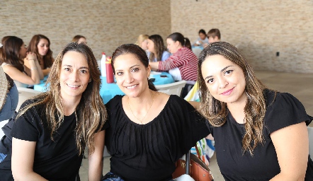  Yaneli García, Cristina Alonso y Cristina Garza.