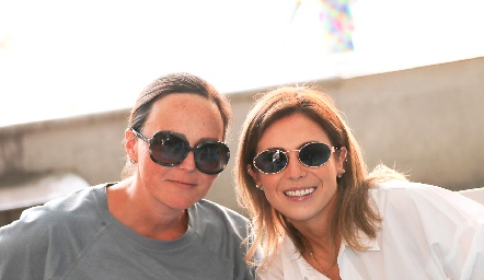  Pilar Valladares y Claudia Oliva.