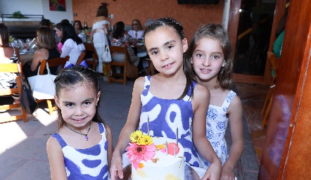  Macarena Almazán, María Pía Almazán y María Inés Zamanillo.