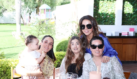  Jimena de la Rosa, Ximena Castillo, Silvana Zendejas, Fer Castillo e Isa López.