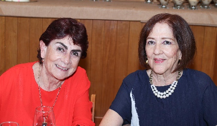  Lucía Montes y Ángeles Guerra.