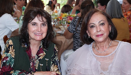  Laura Acebo y Rebeca Konishi.